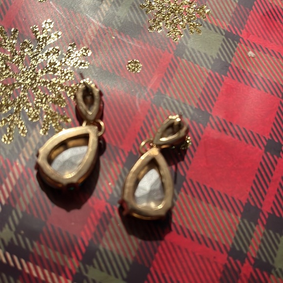 Green Dangle Earrings -Gold Hardware - Picture 3 of 6